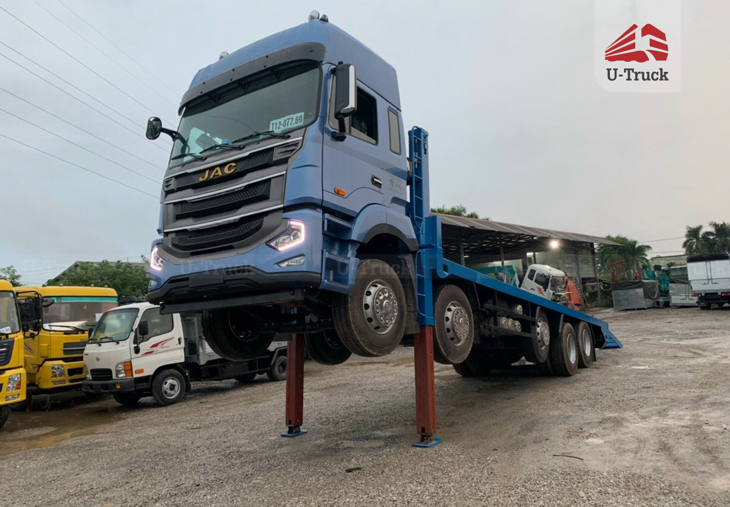 Xe chở máy chuyên dùng JAC A5 10×4