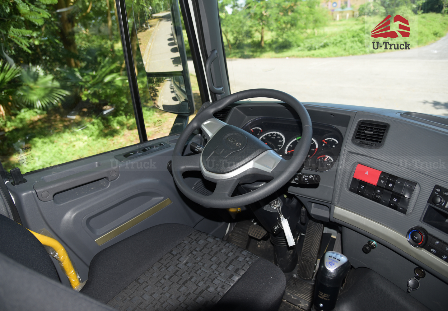 Xe chở máy chuyên dùng JAC A5 10×4