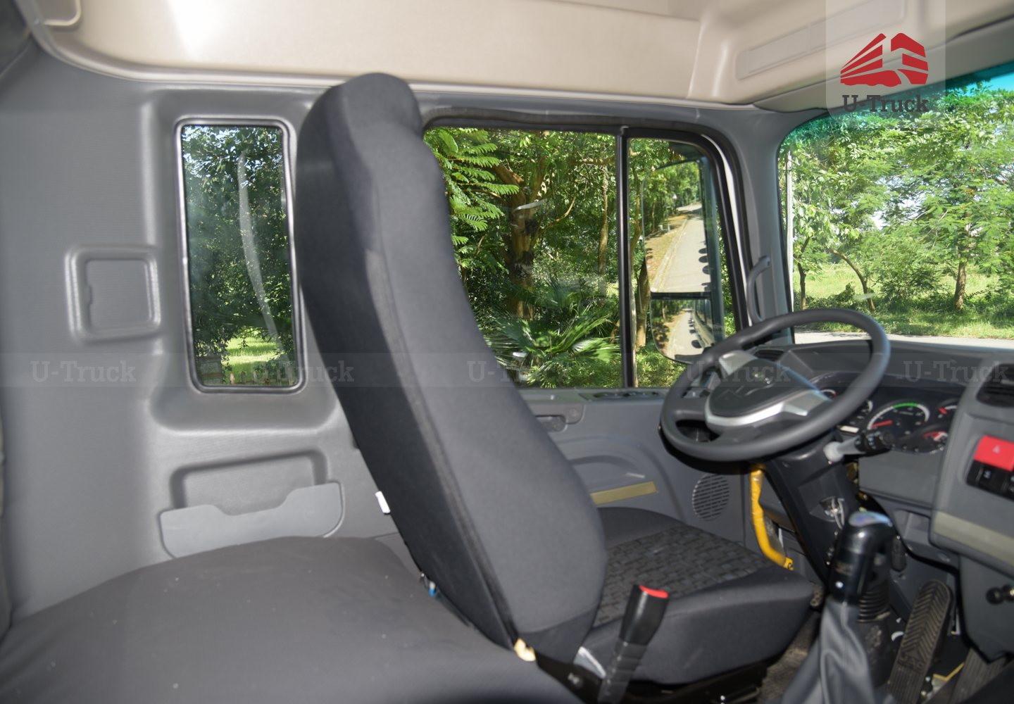 Xe chở máy chuyên dùng JAC A5 10×4