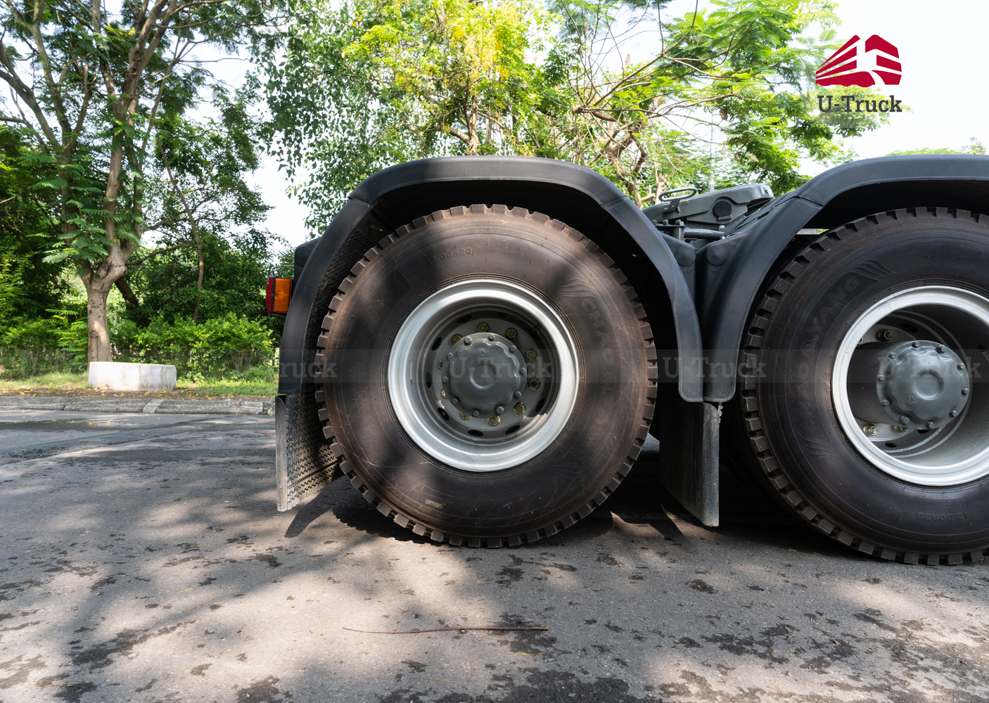 Xe đầu kéo HOWO TH7 LX 460 cầu dầu