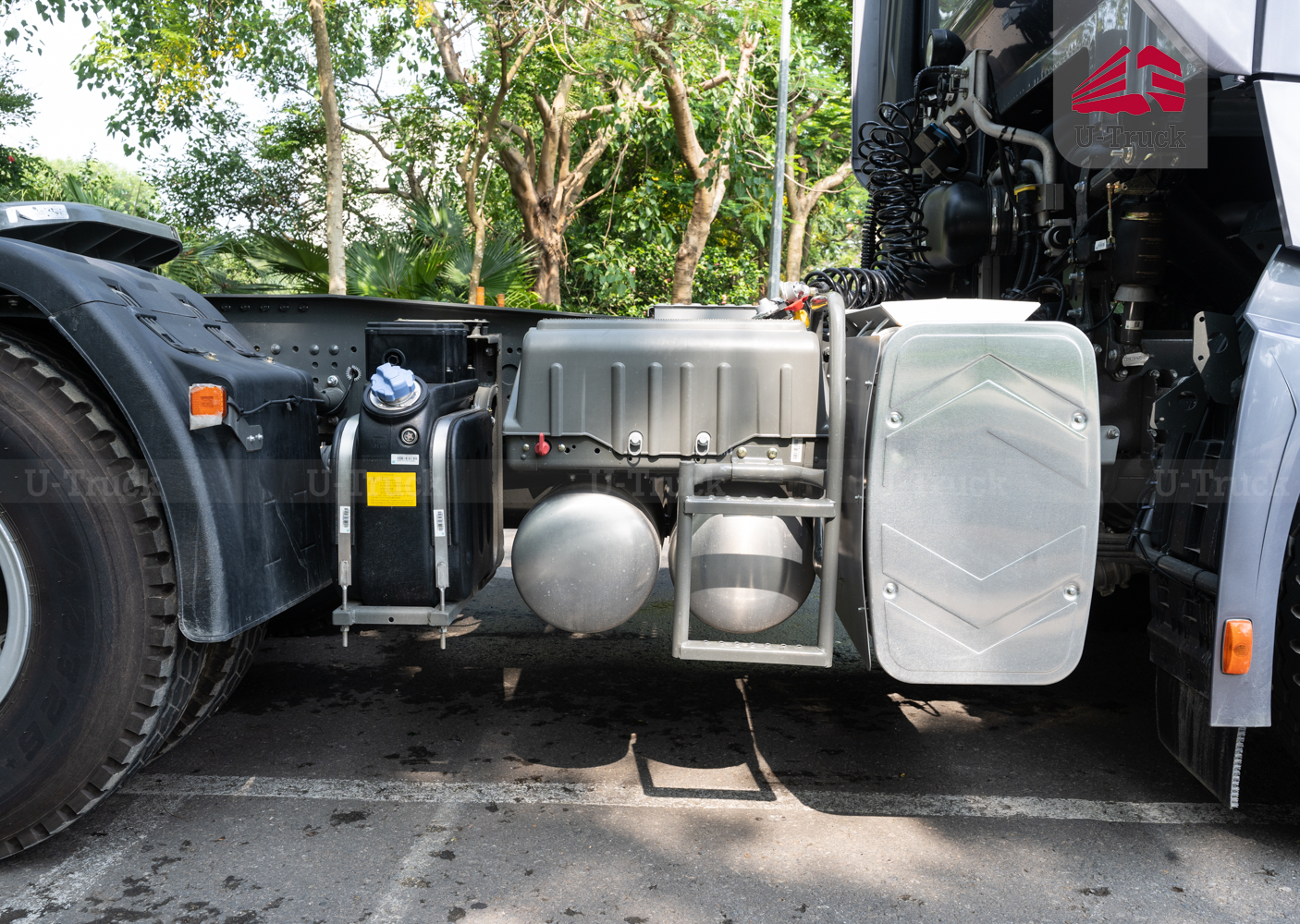 Xe đầu kéo HOWO TH7 LX 460 cầu dầu