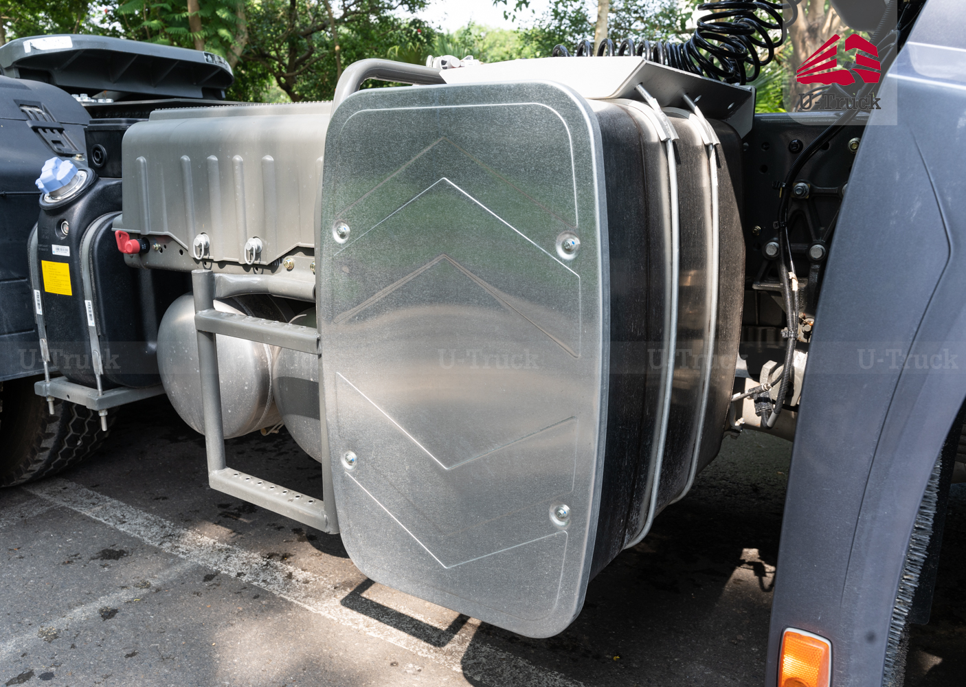 Xe đầu kéo HOWO TH7 LX 460 cầu dầu