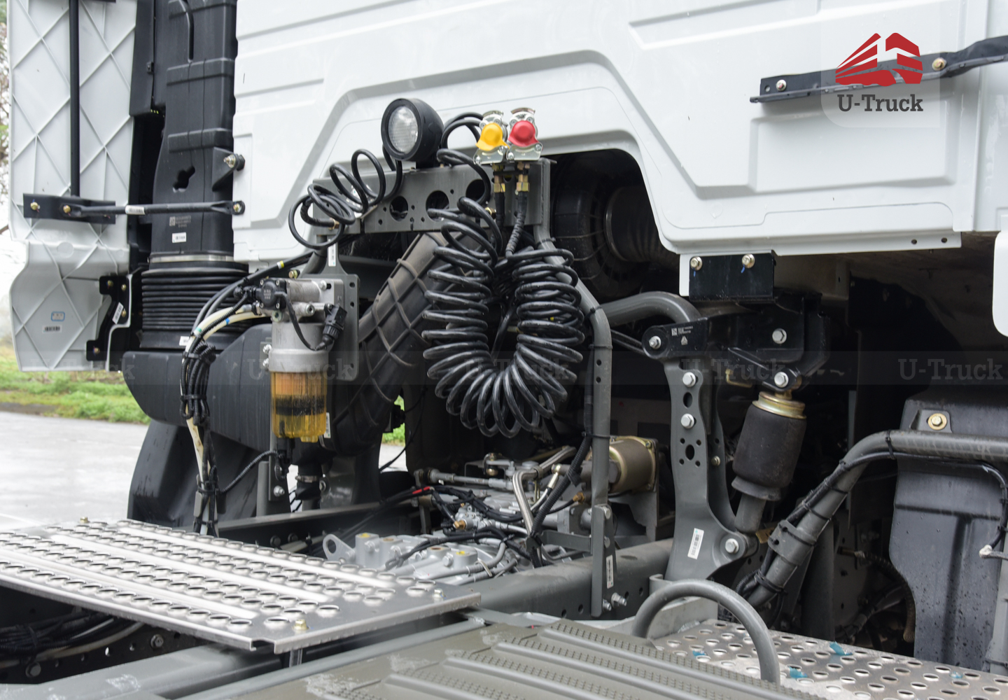 Xe đầu kéo HOWO NX 310 cầu láp