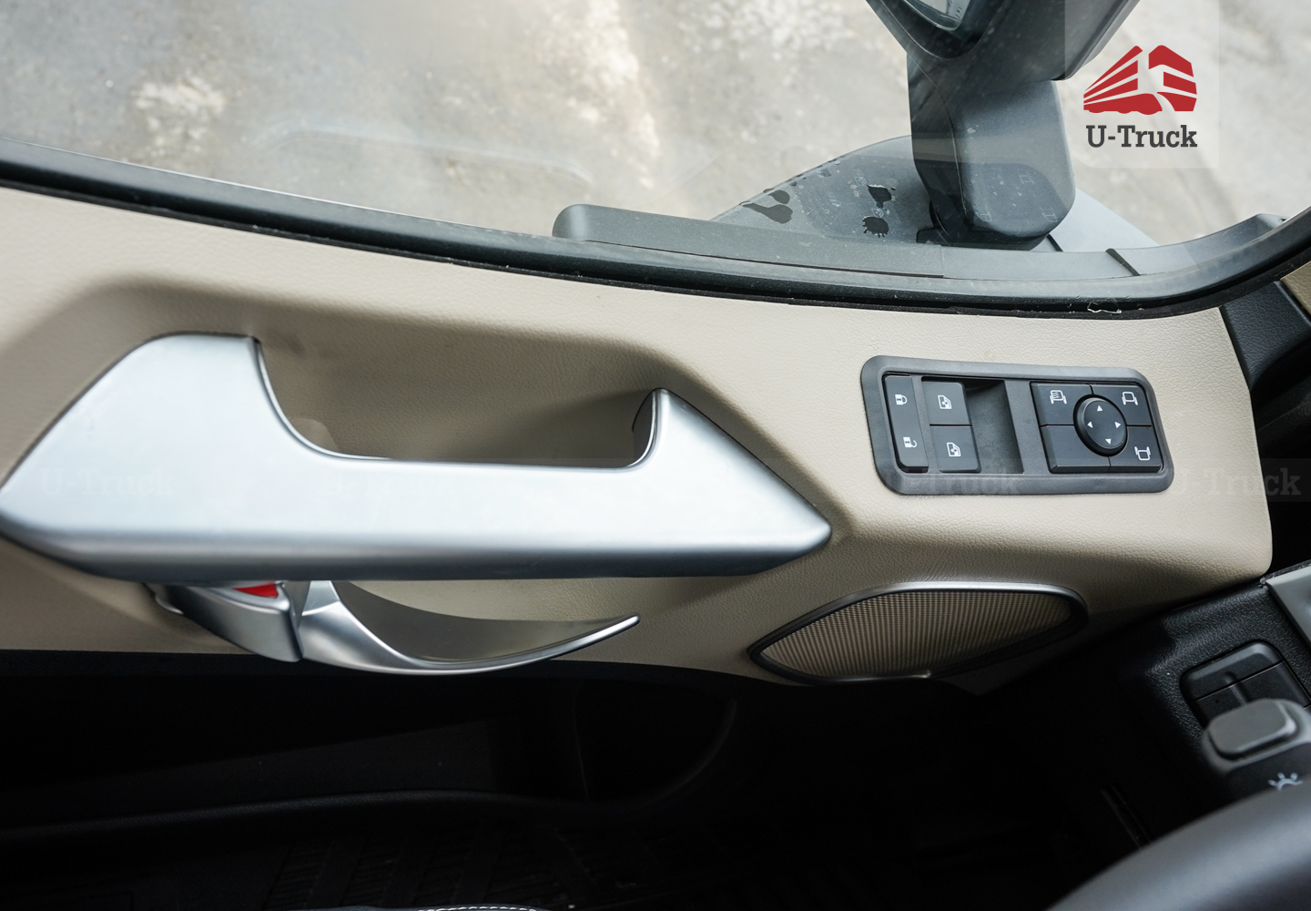 Xe đầu kéo JAC Q7 385 cầu láp