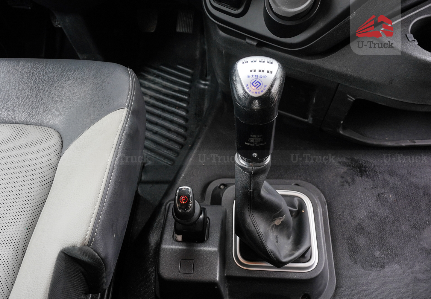 Xe đầu kéo JAC Q7 385 cầu láp