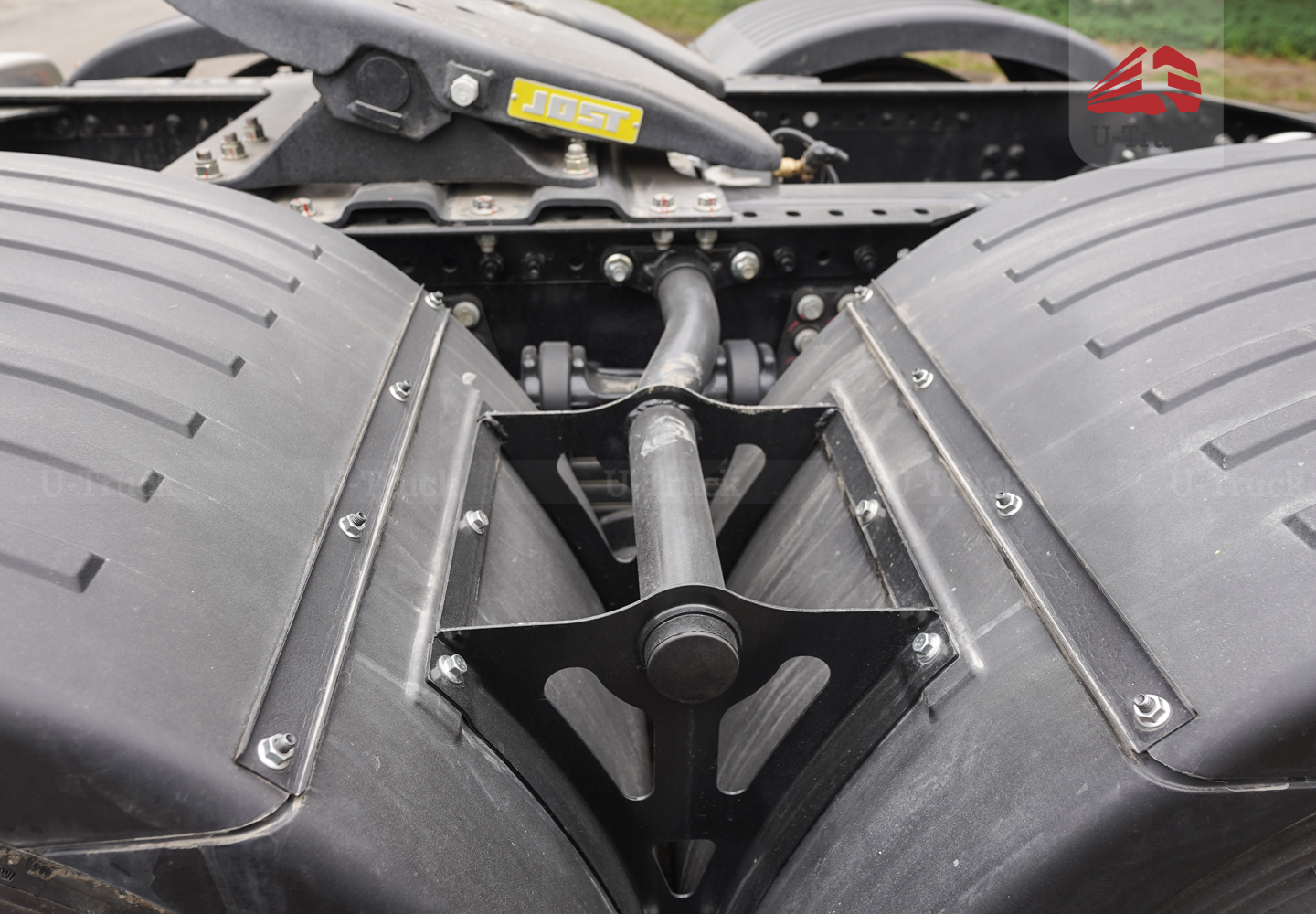 Xe đầu kéo JAC Q7 385 cầu láp