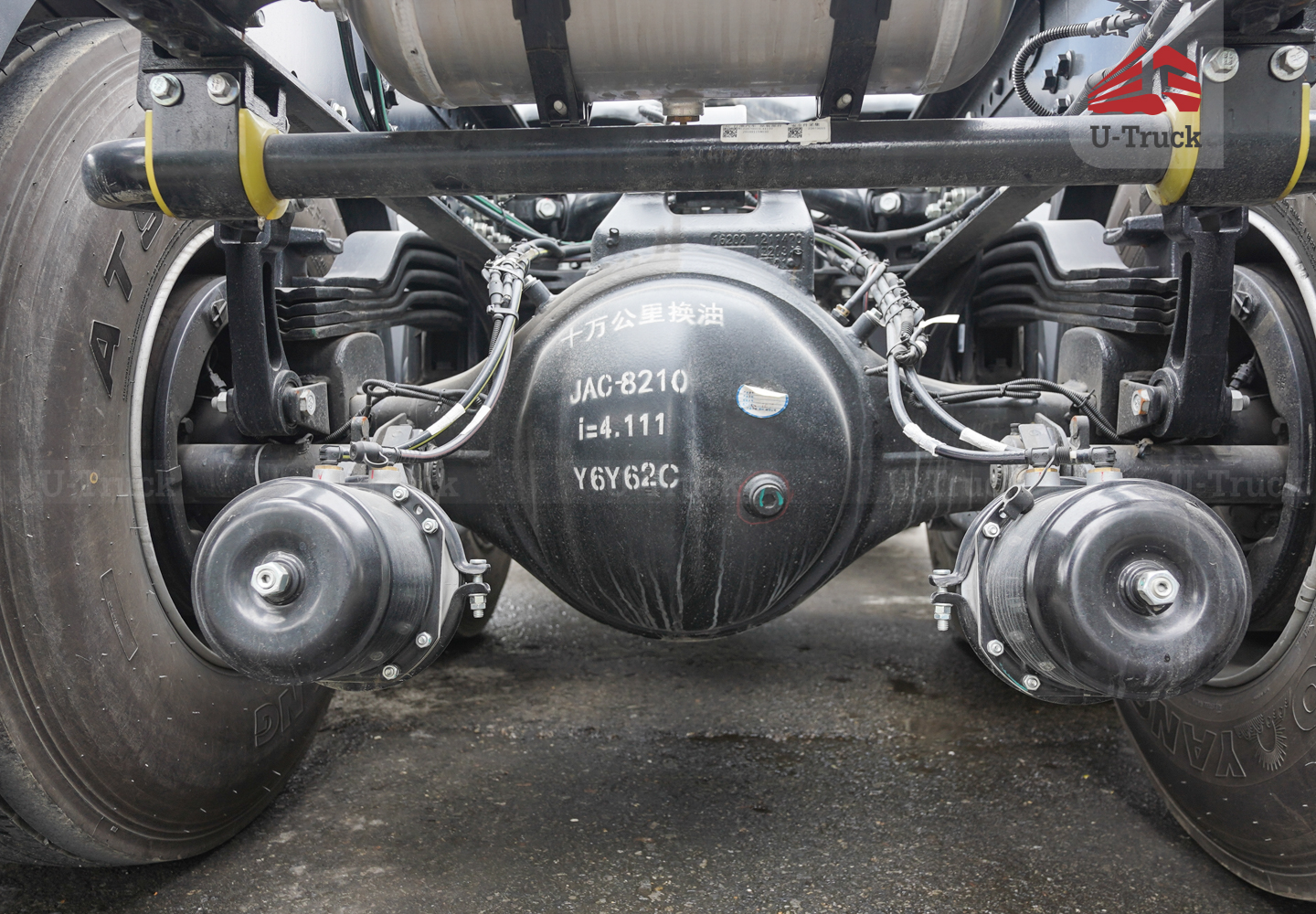 Xe đầu kéo JAC Q7 385 cầu láp