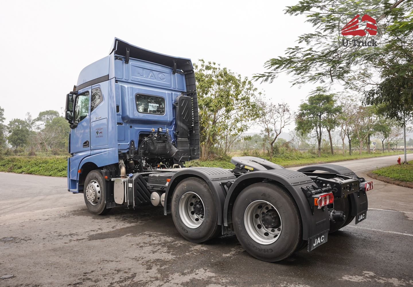 Xe đầu kéo JAC Q7 385 cầu láp