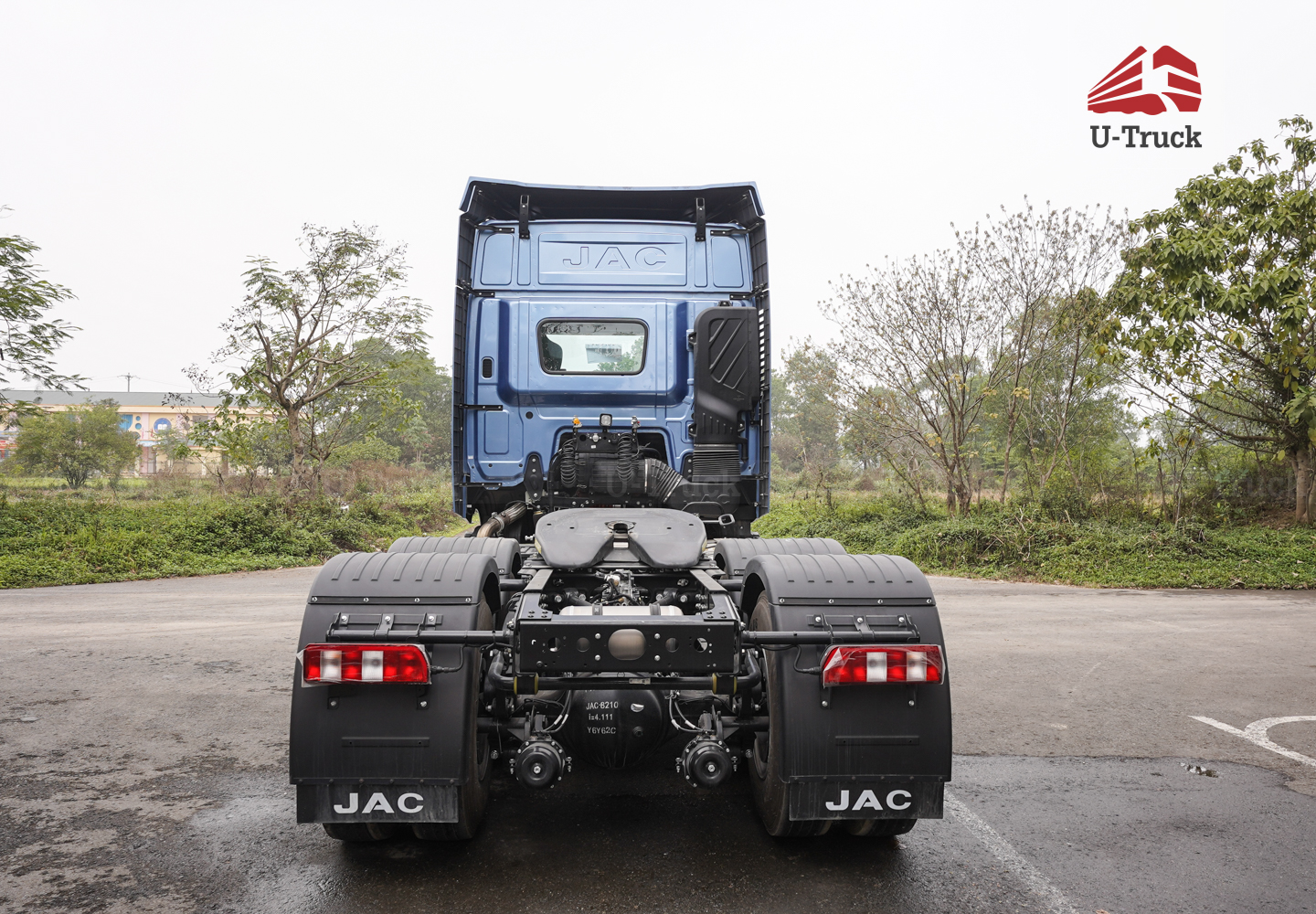 Xe đầu kéo JAC Q7 385 cầu láp