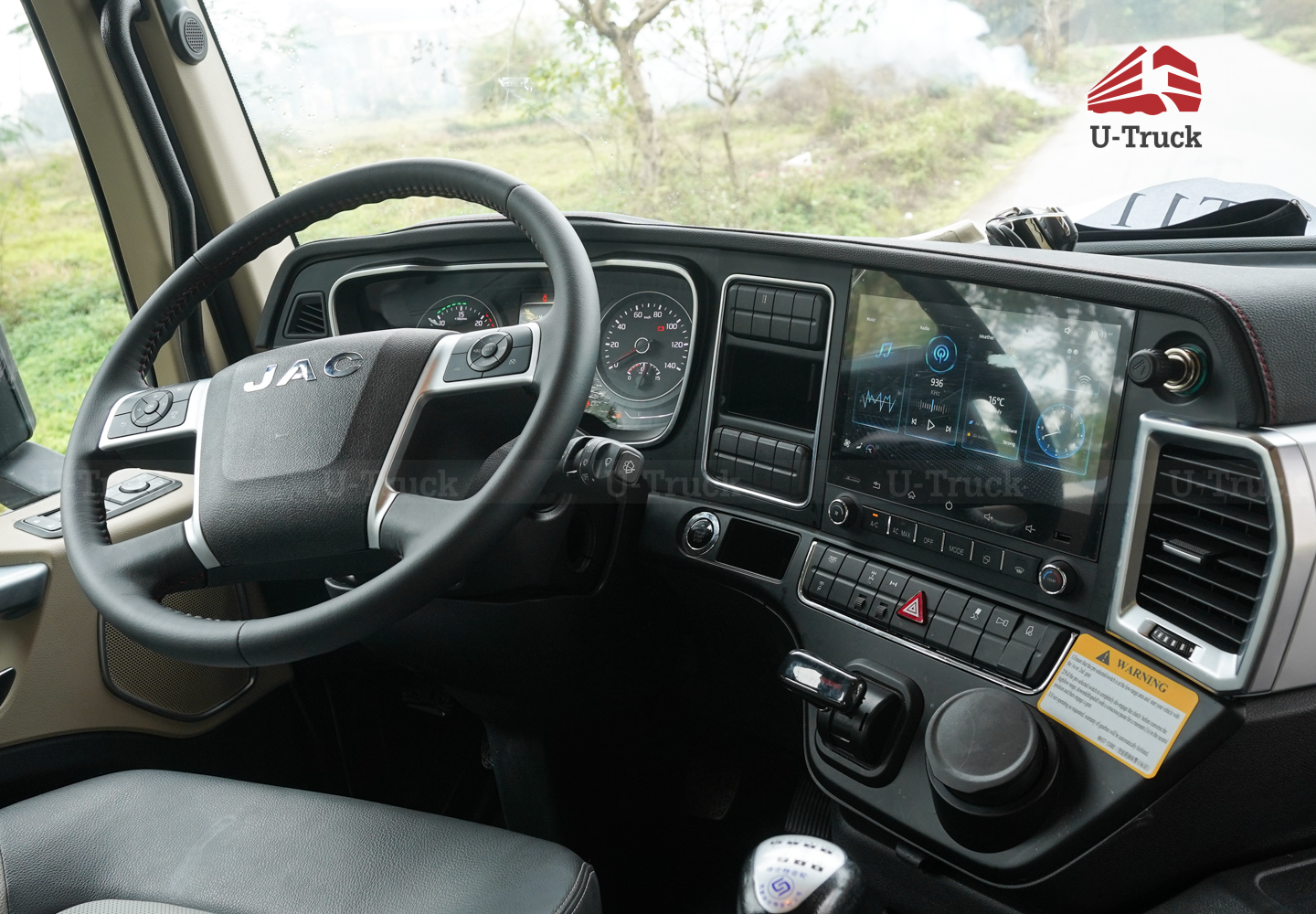 Xe đầu kéo JAC Q7 420 cầu láp