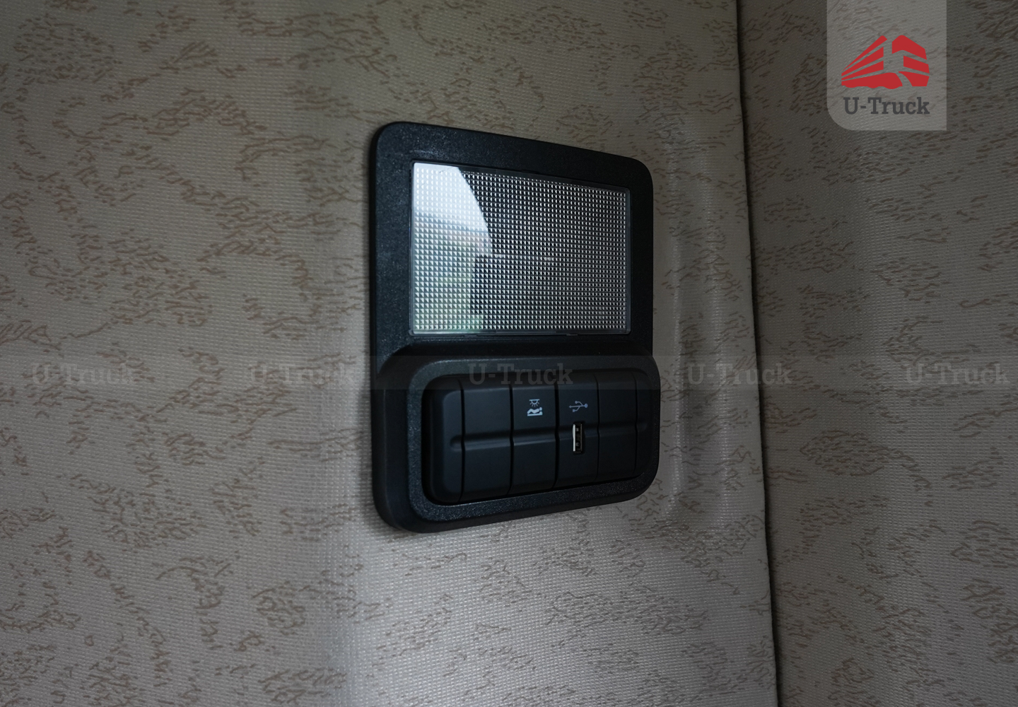 Xe đầu kéo JAC Q7 420 cầu láp