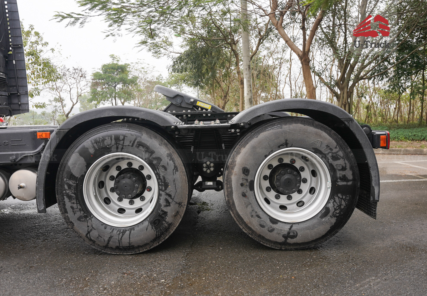 Xe đầu kéo JAC Q7 420 cầu láp