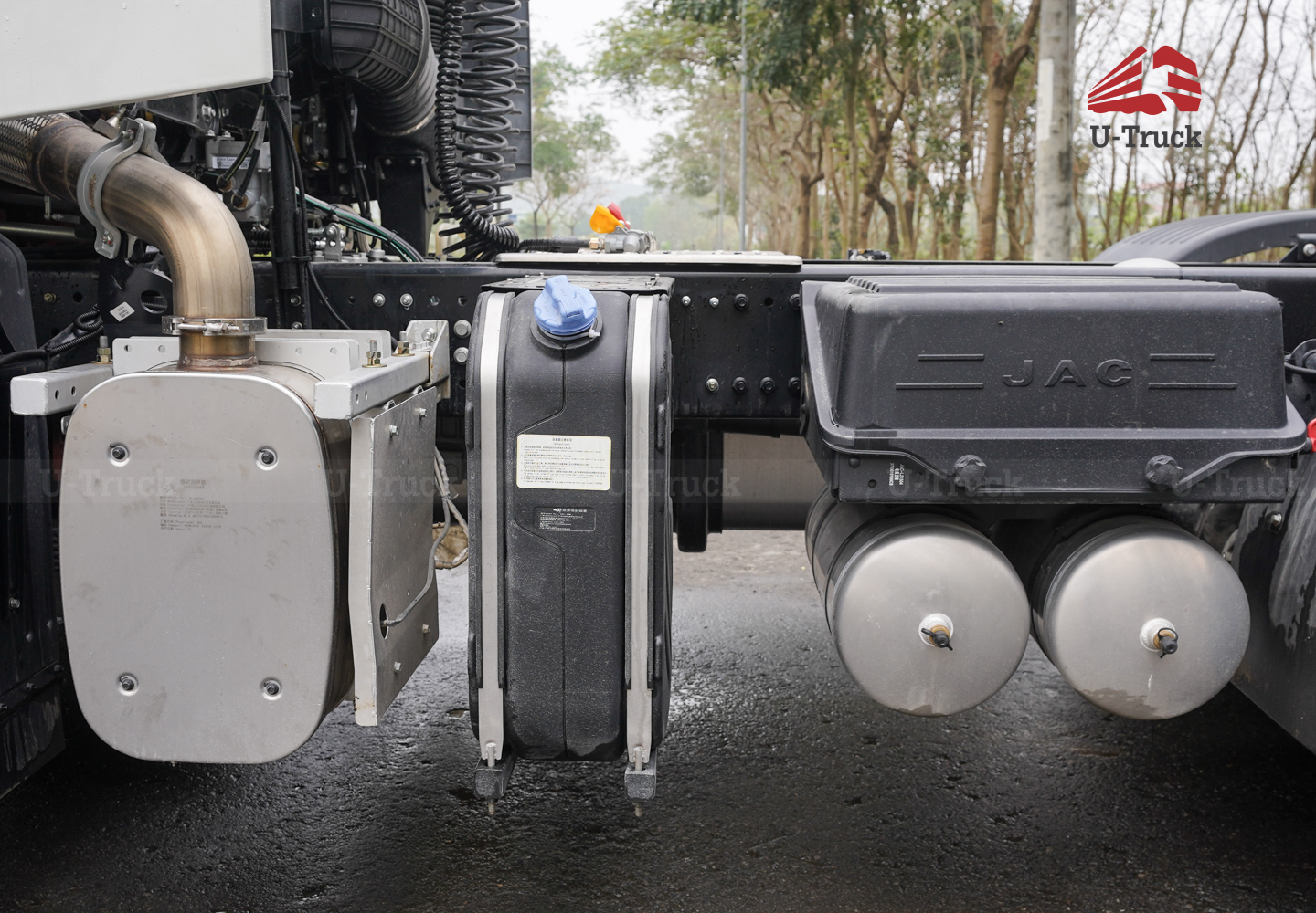 Xe đầu kéo JAC Q7 420 cầu láp