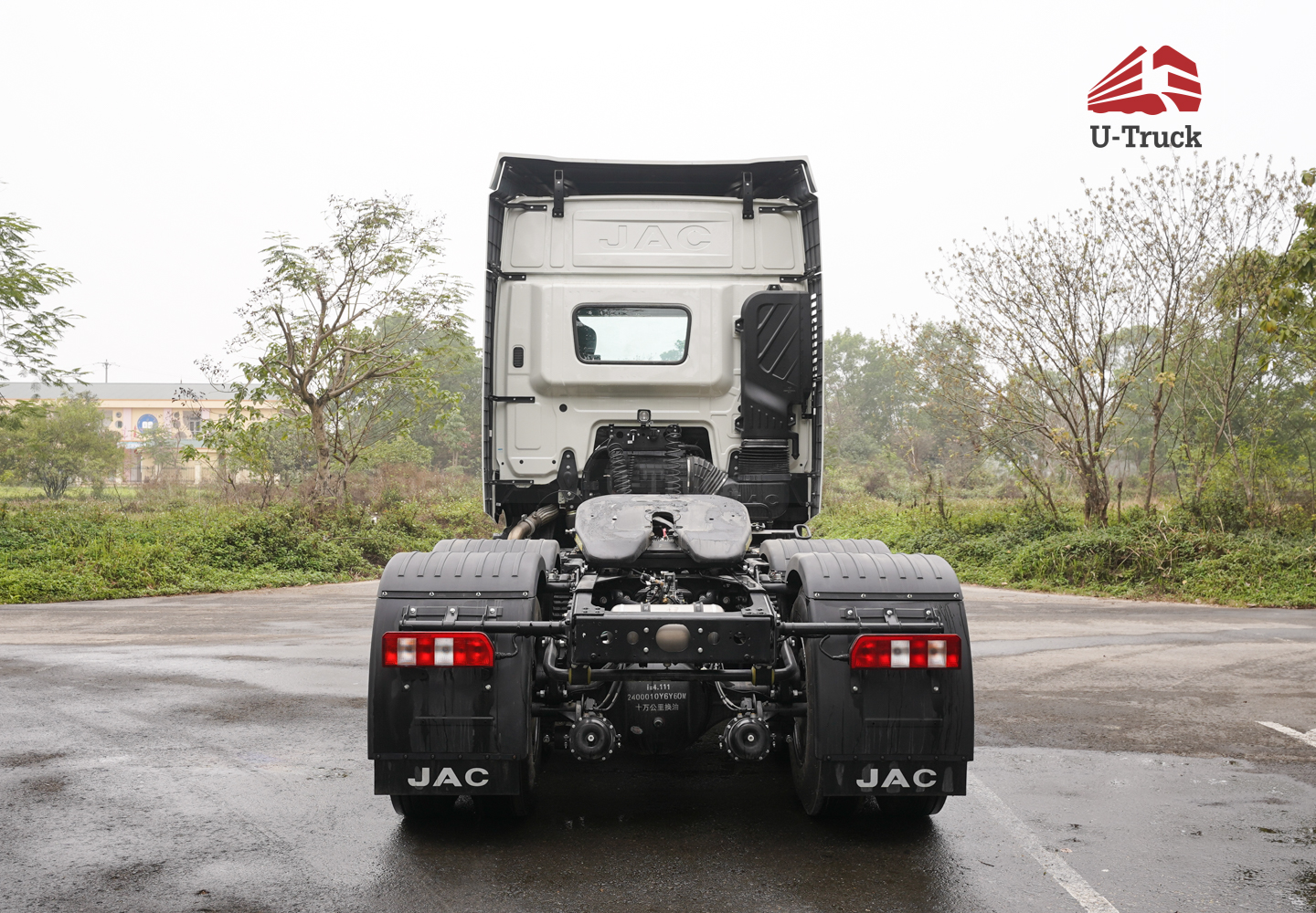 Xe đầu kéo JAC Q7 420 cầu láp