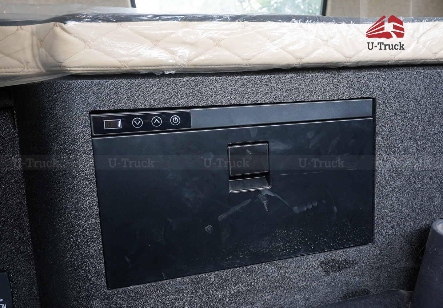 Xe đầu kéo JAC Q7 420 cầu láp