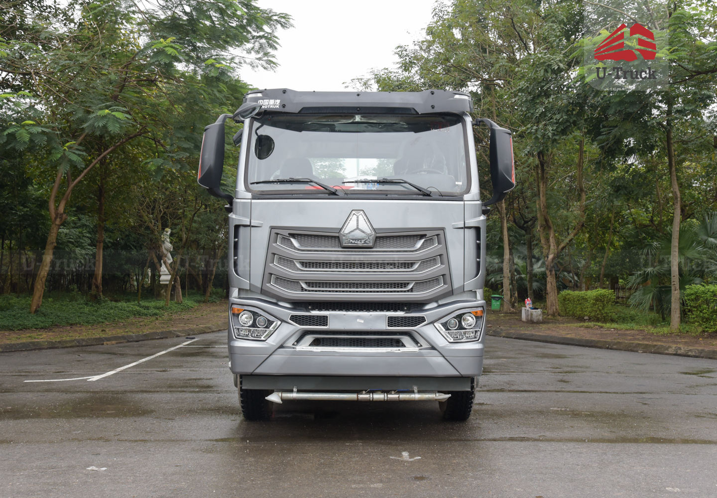 Xe phun nước HOWO NX 6X4 13M3