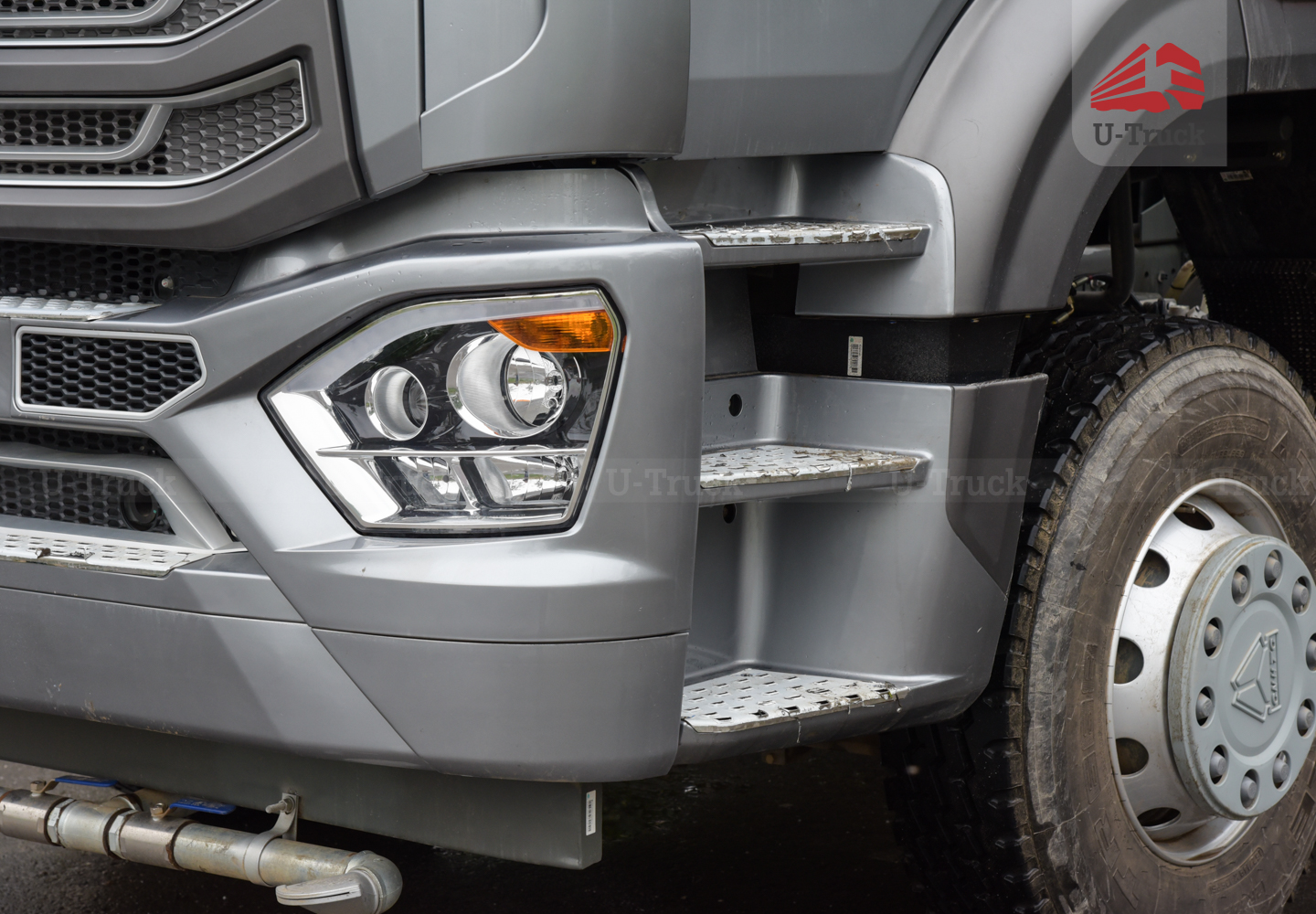 Xe phun nước HOWO NX 6X4 13M3