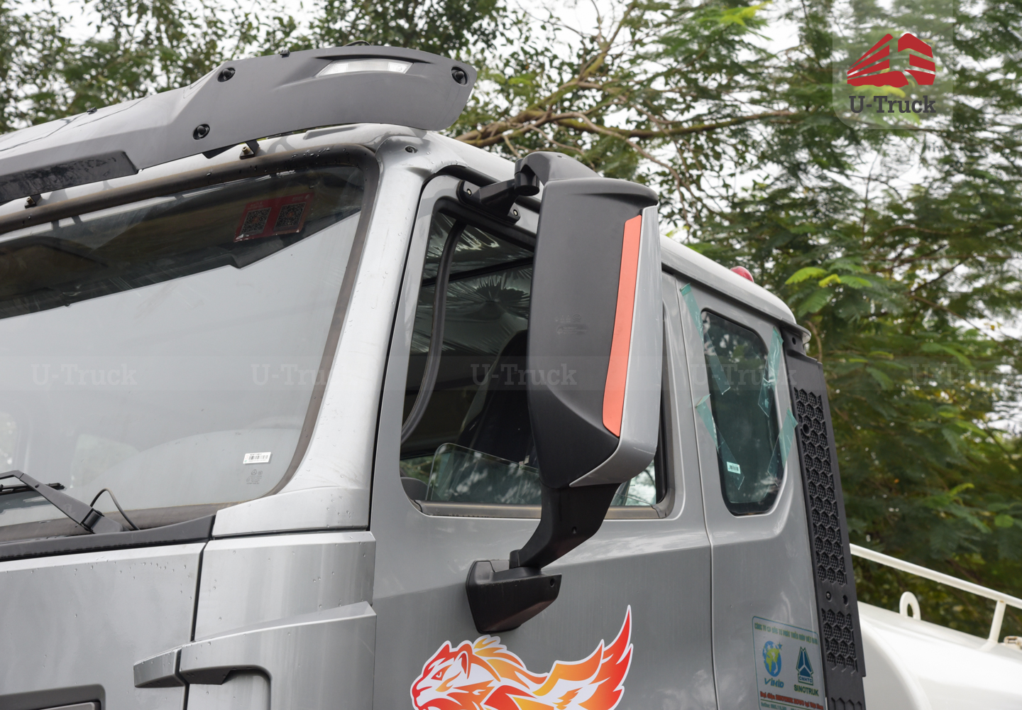 Xe phun nước HOWO NX 6X4 13M3