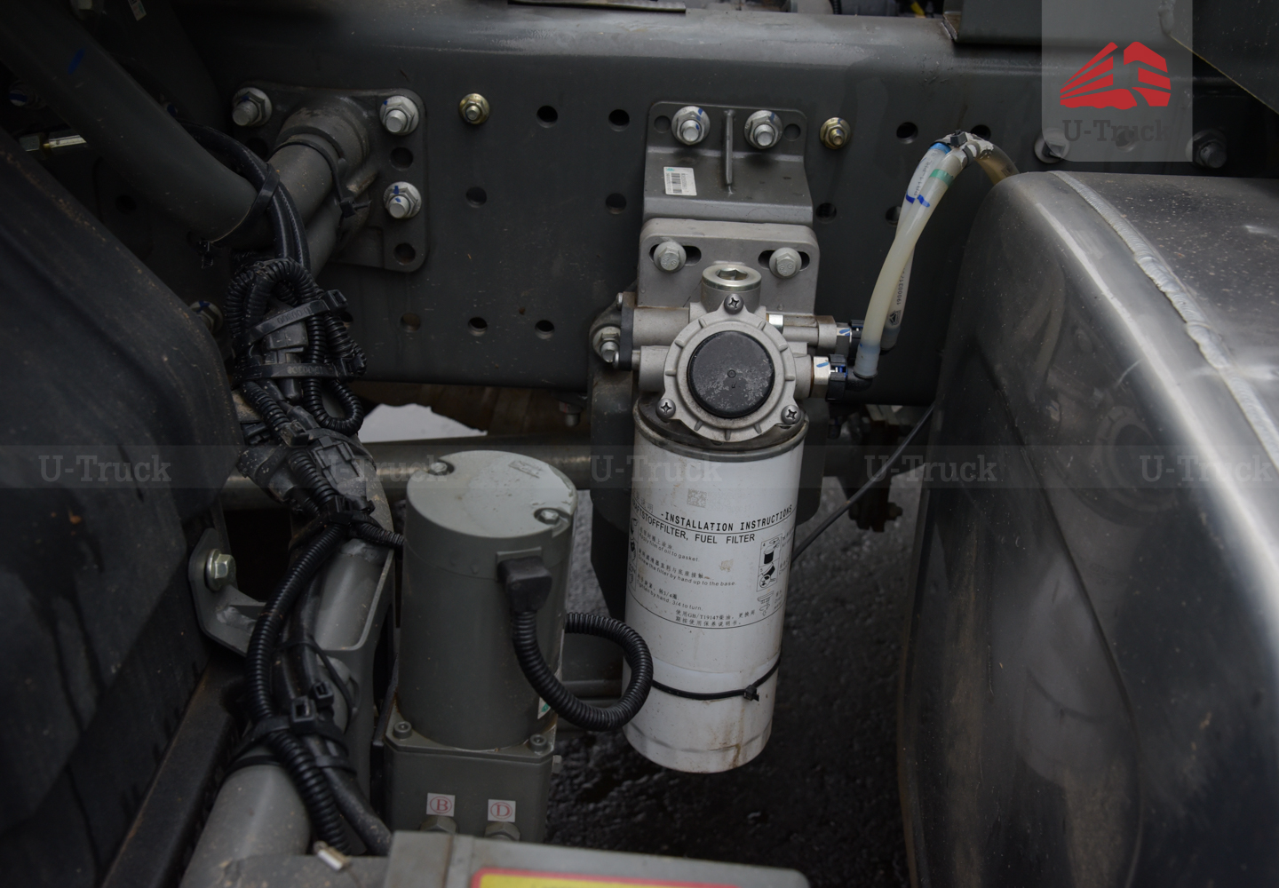 Xe phun nước HOWO NX 6X4 13M3