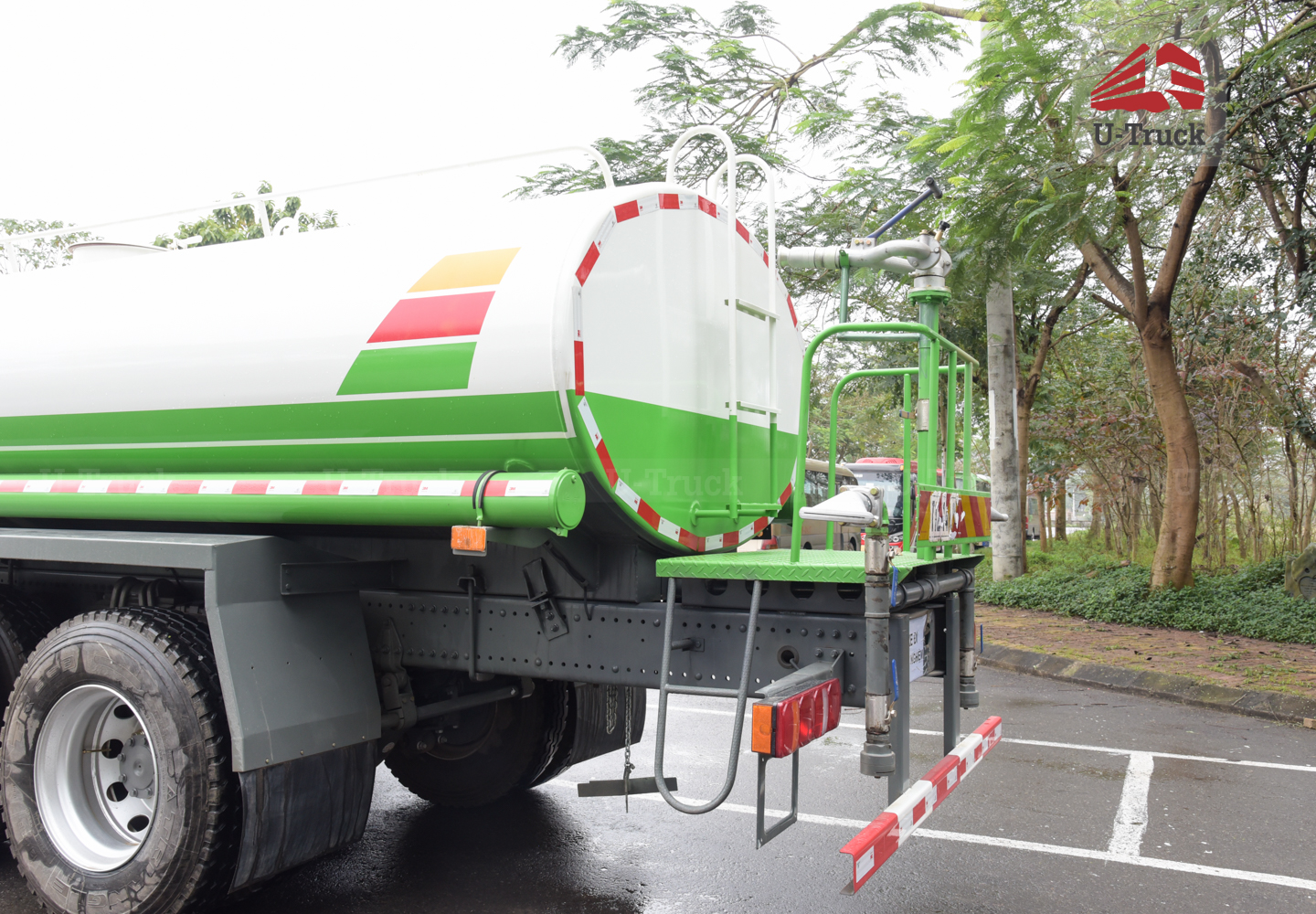 Xe phun nước HOWO NX 6X4 13M3
