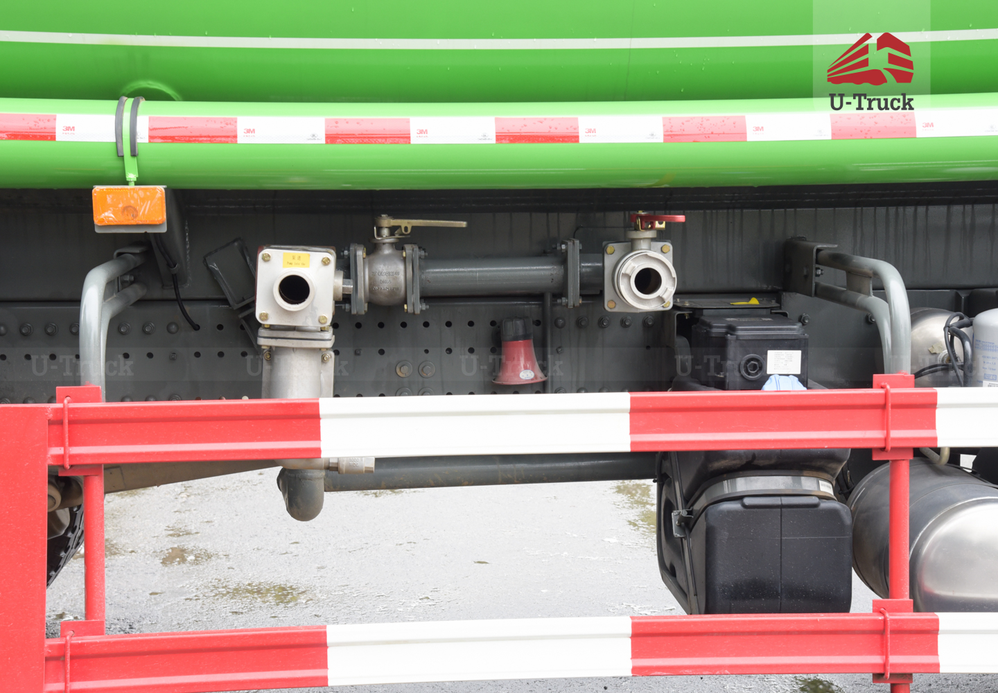 Xe phun nước HOWO NX 6X4 13M3