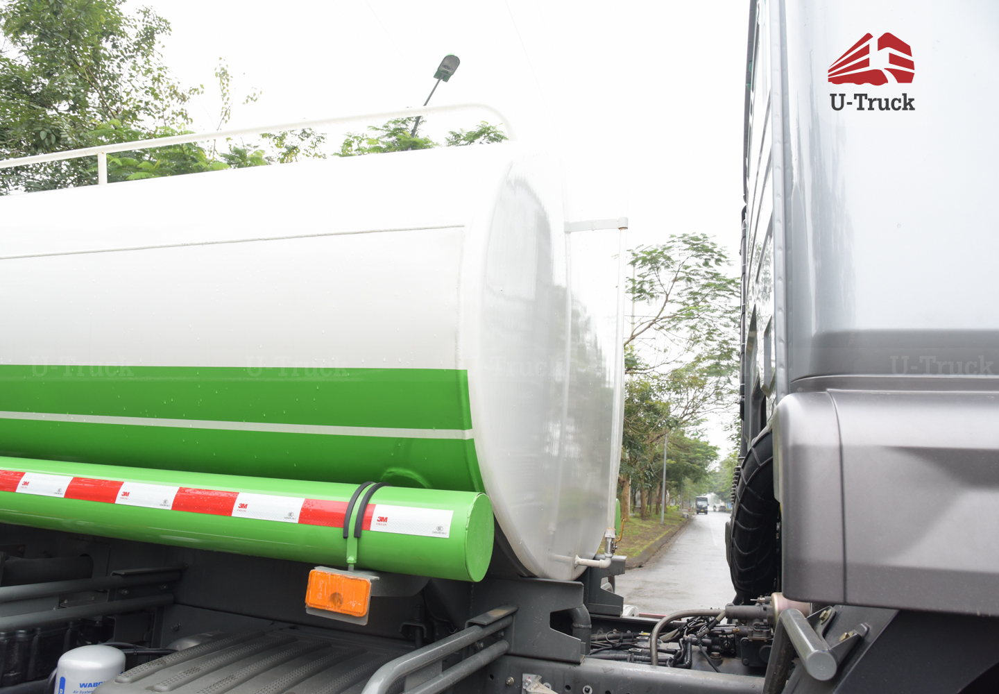 Xe phun nước HOWO NX 6X4 13M3