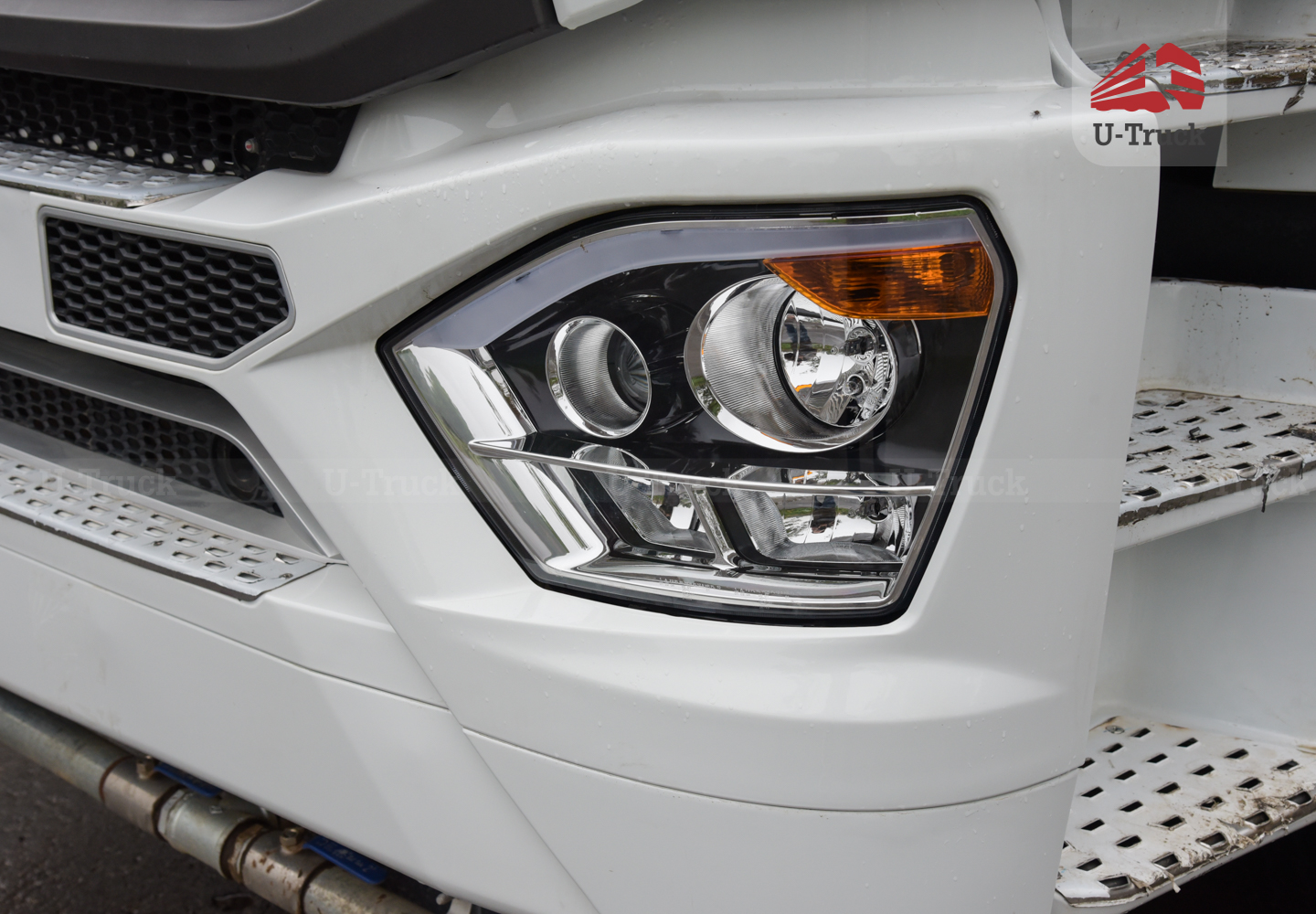 Xe phun nước HOWO NX 8X4 17M3