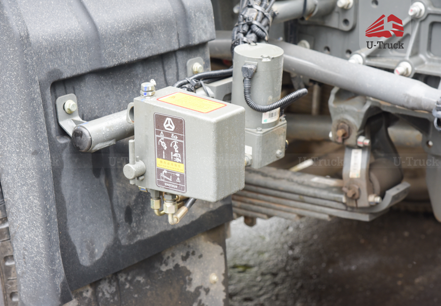 Xe phun nước HOWO NX 8X4 17M3