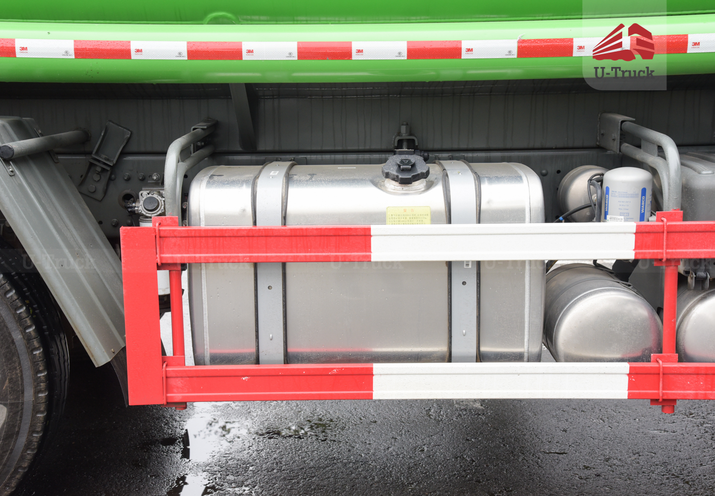 Xe phun nước HOWO NX 8X4 17M3