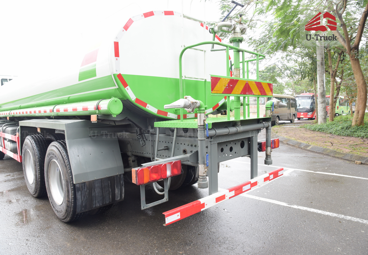 Xe phun nước HOWO NX 8X4 17M3