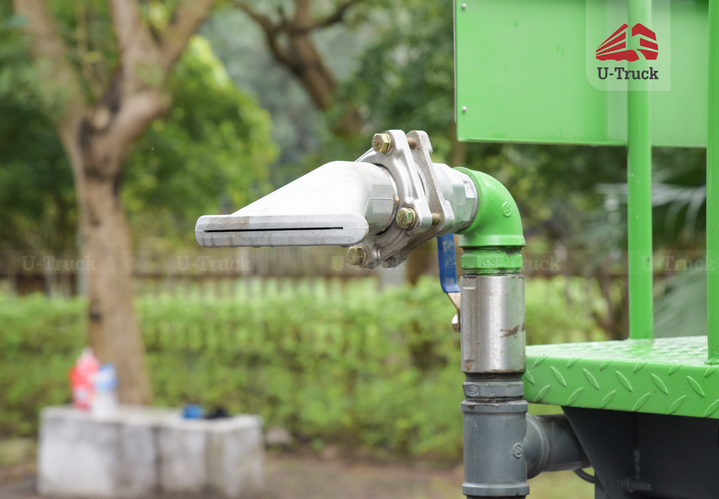 Xe phun nước HOWO NX 8X4 17M3