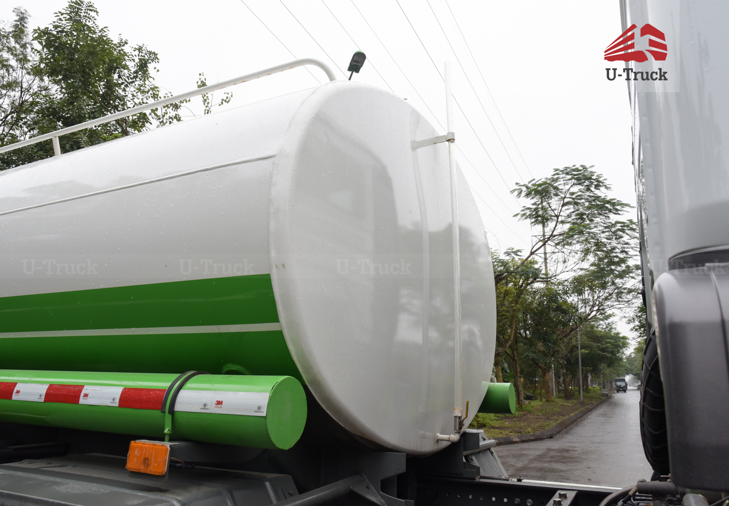 Xe phun nước HOWO NX 8X4 17M3