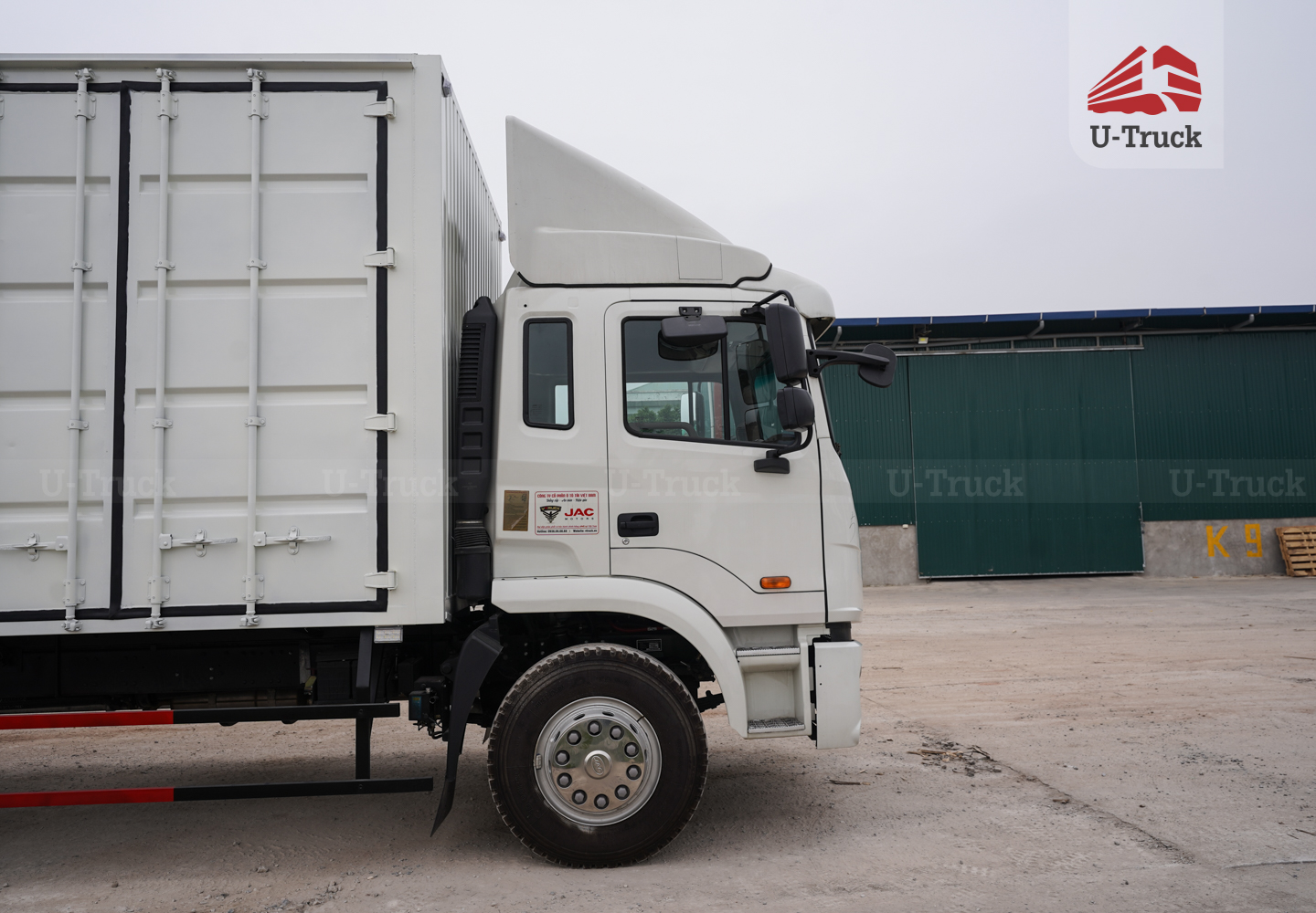 Xe tải JAC A5 4×2 thùng công pallet 3CH 10M