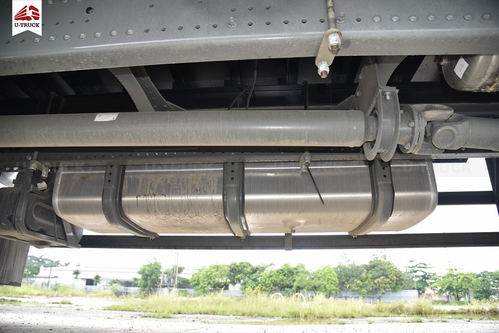 Xe Tải HOWO MAX 350 8X4 Khung mui Nhập Khẩu 9M7