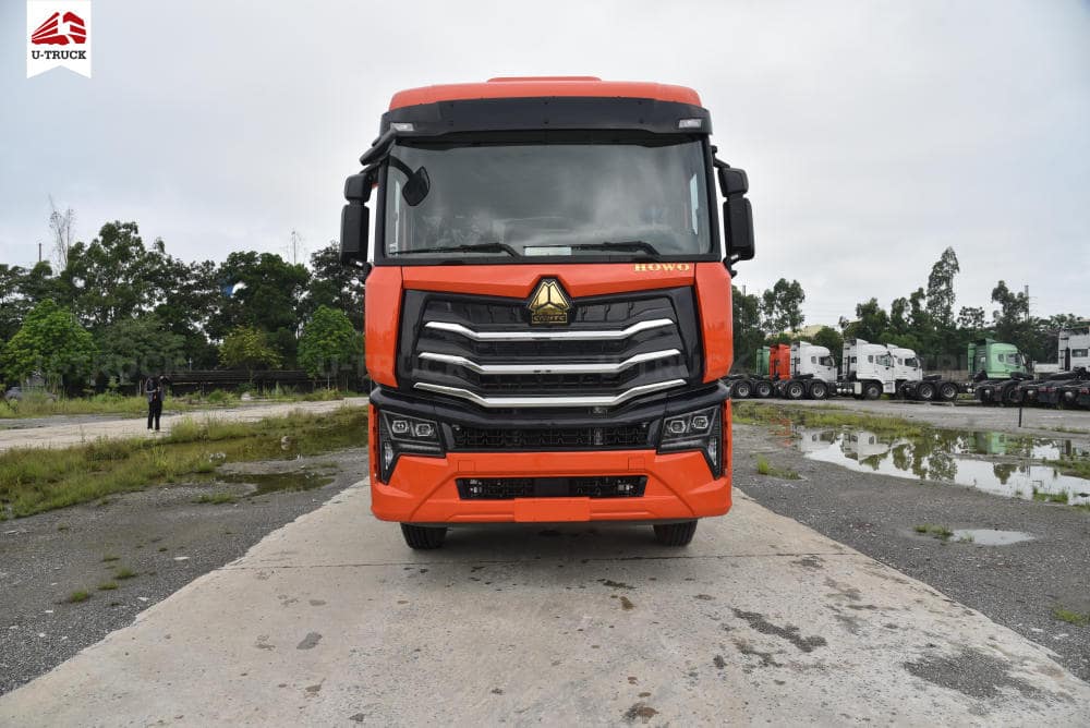 Xe Tải HOWO MAX 350 8X4 Khung mui Nhập Khẩu 9M7