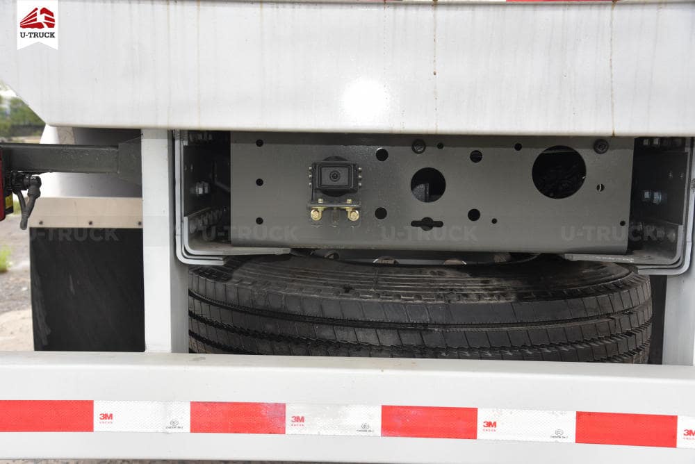 Xe Tải HOWO MAX 350 8X4 Khung mui Nhập Khẩu 9M7