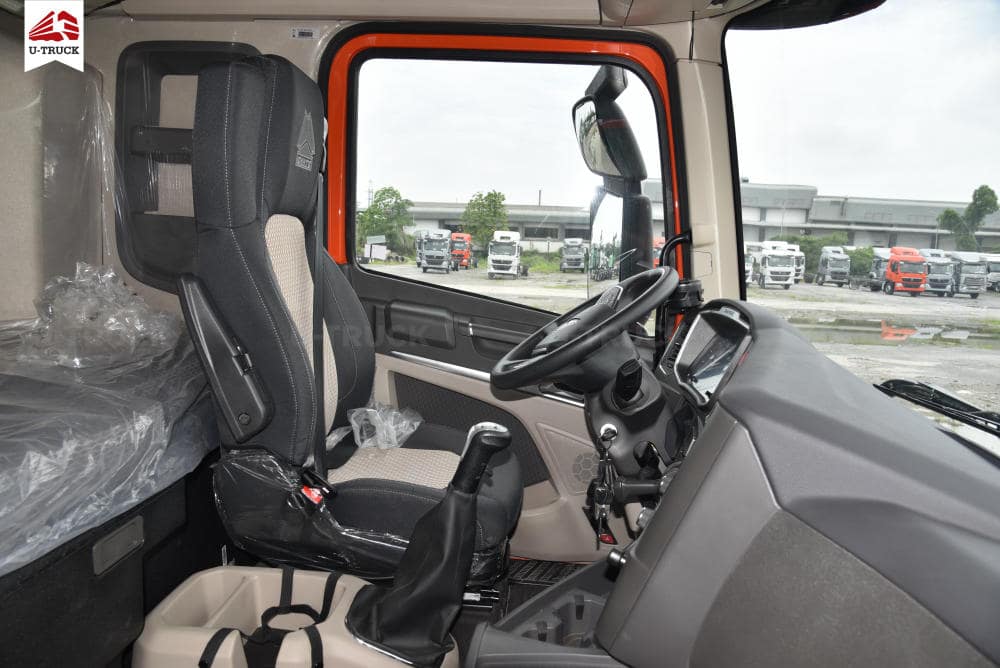 Xe Tải HOWO MAX 350 8X4 Khung mui Nhập Khẩu 9M7