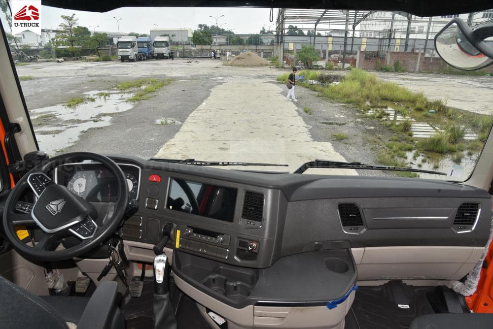 Xe Tải HOWO MAX 350 8X4 Khung mui Nhập Khẩu 9M7