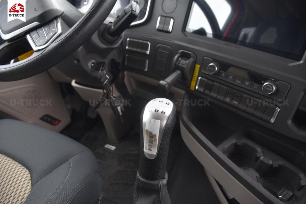 Xe Tải HOWO MAX 350 8X4 Khung mui Nhập Khẩu 9M7