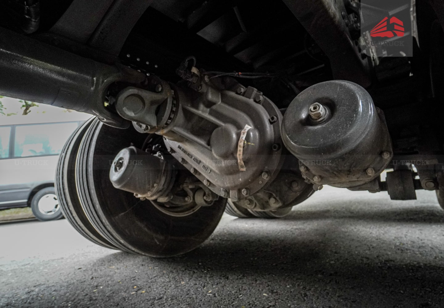 Xe tải thùng HOWO MAX 400 10×4 khung mui 9M7