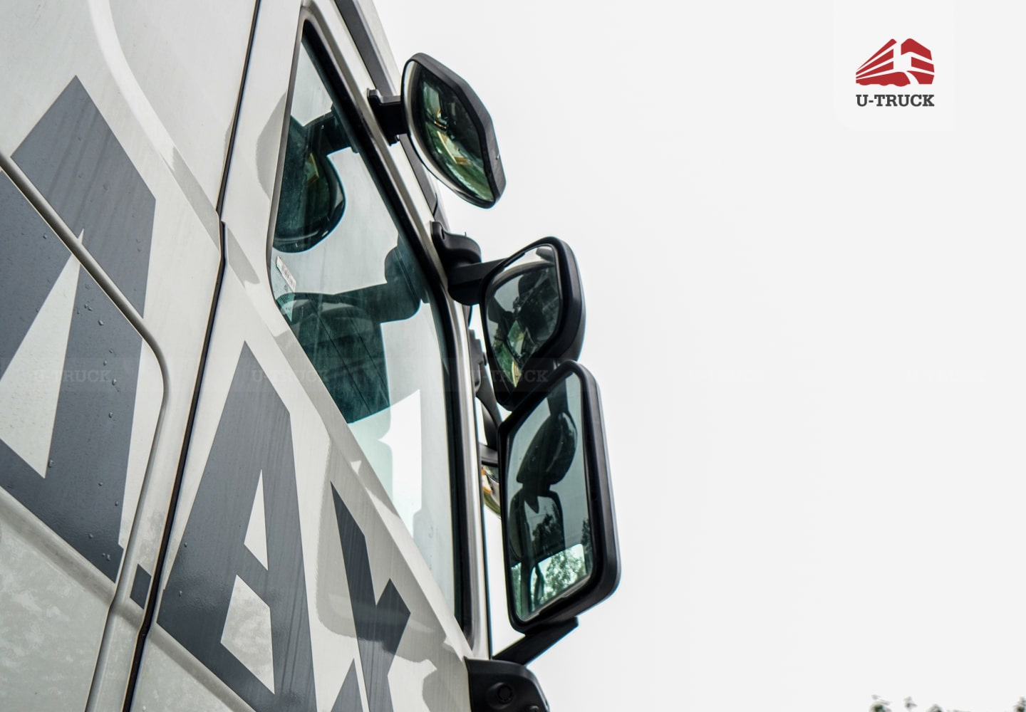 Xe tải thùng HOWO MAX 400 10×4 khung mui 9M7