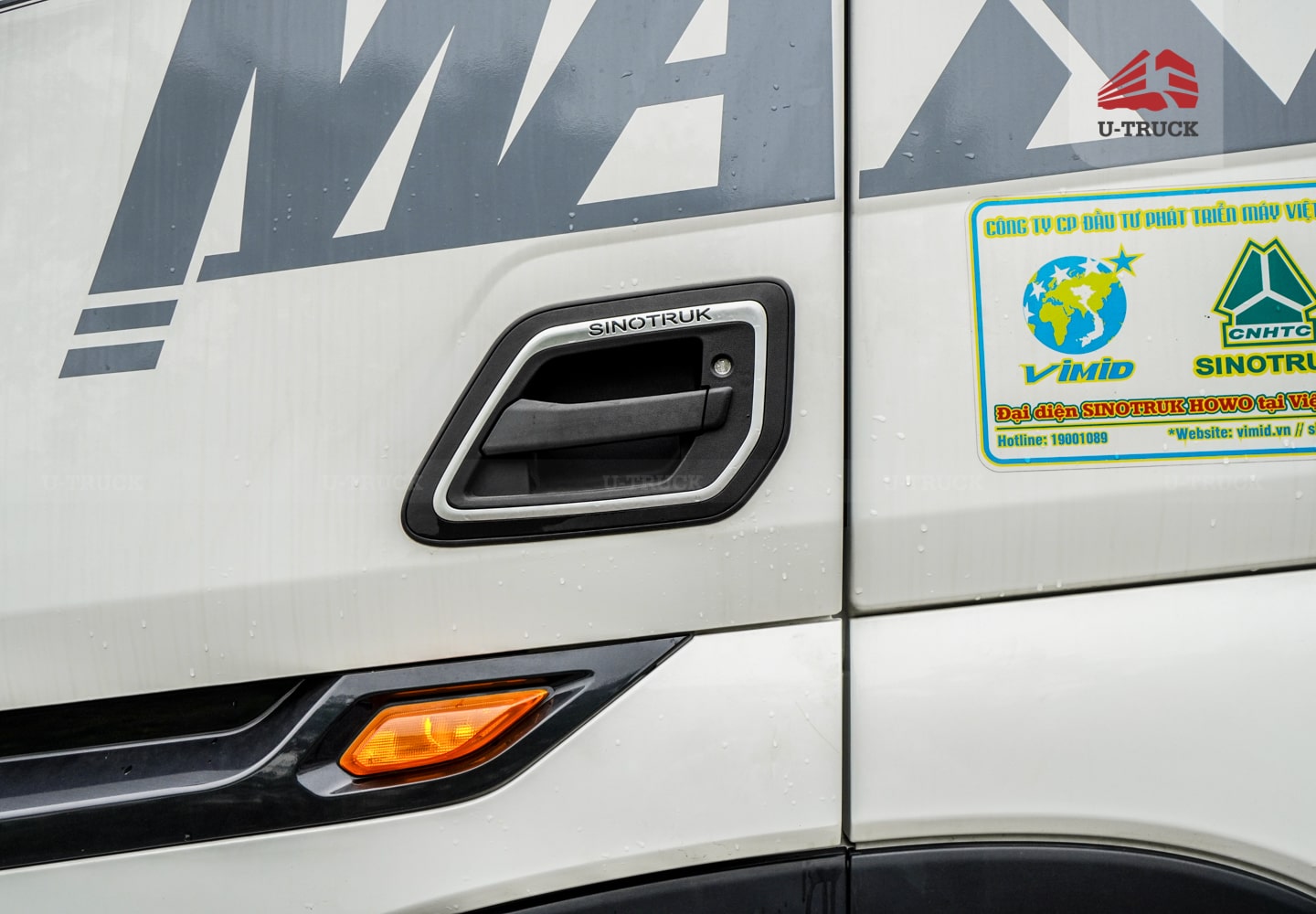 Xe tải thùng HOWO MAX 400 10×4 khung mui 9M7