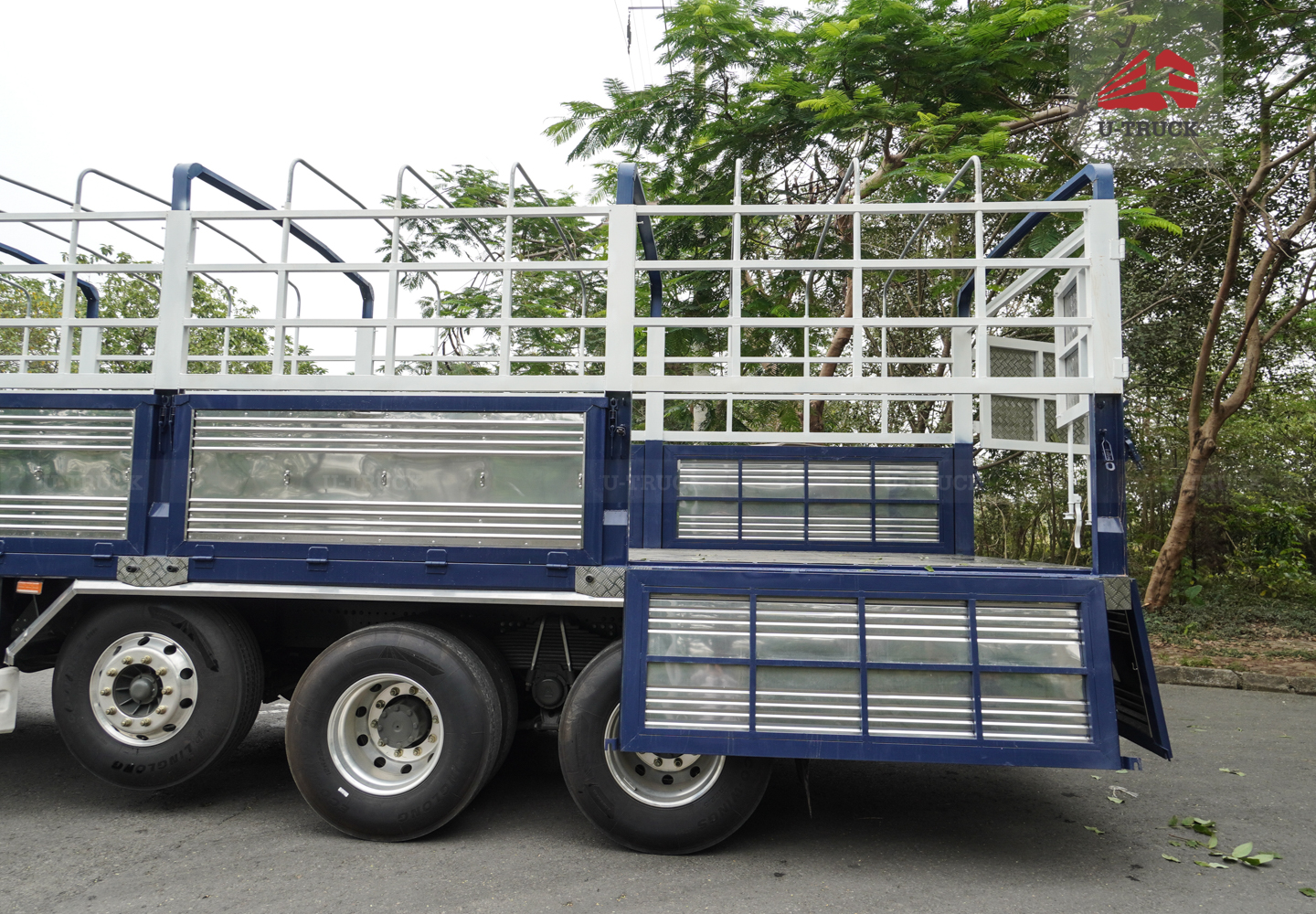 Xe tải thùng HOWO MAX 400 10×4 khung mui 9M7