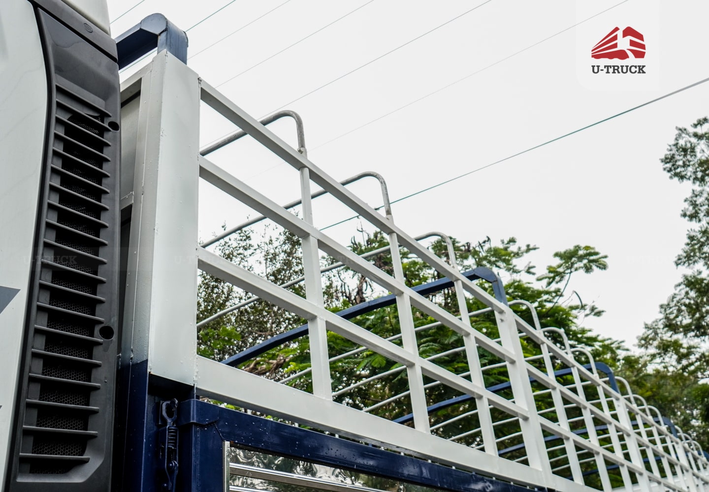 Xe tải thùng HOWO MAX 400 10×4 khung mui 9M7