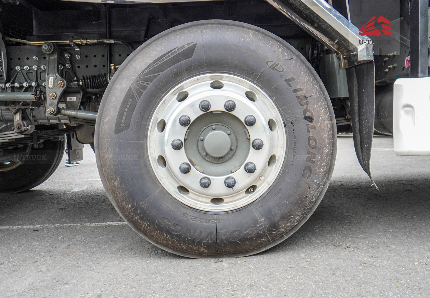 Xe tải thùng HOWO MAX 400 10×4 khung mui 9M7