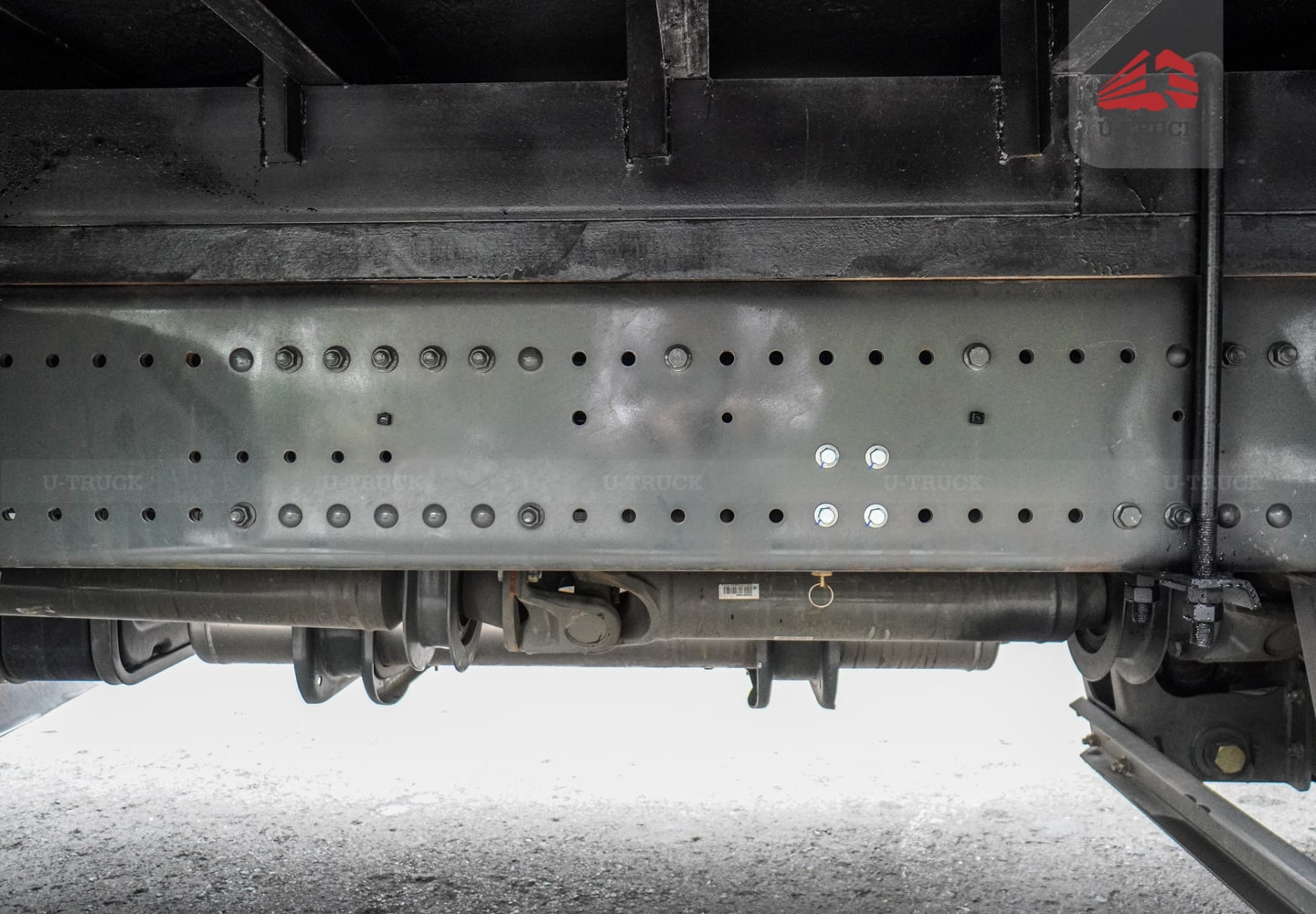 Xe tải thùng HOWO MAX 400 10×4 khung mui 9M7