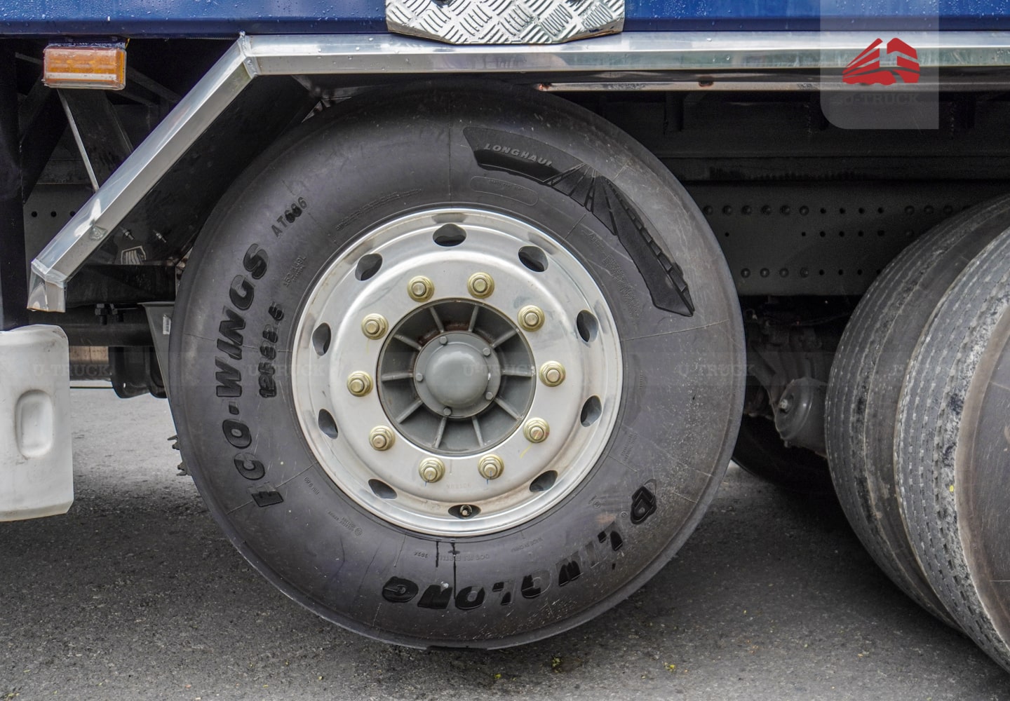 Xe tải thùng HOWO MAX 400 10×4 khung mui 9M7