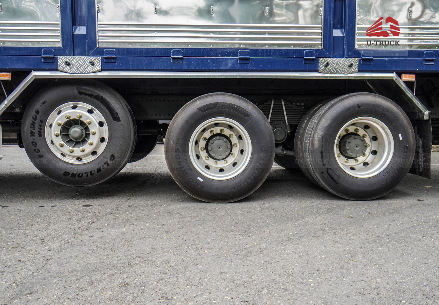 Xe tải thùng HOWO MAX 400 10×4 khung mui 9M7