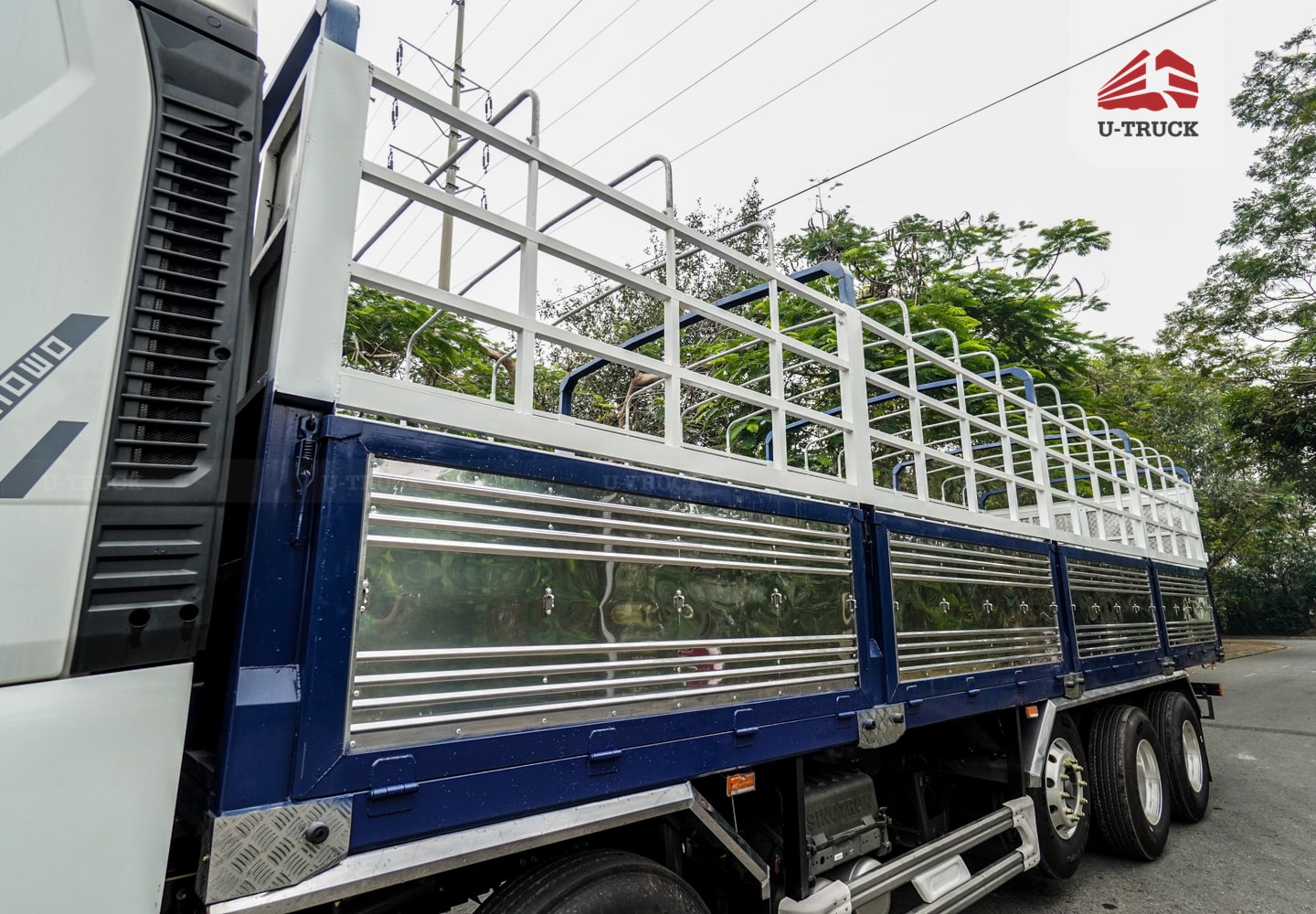 Xe tải thùng HOWO MAX 400 10×4 khung mui 9M7