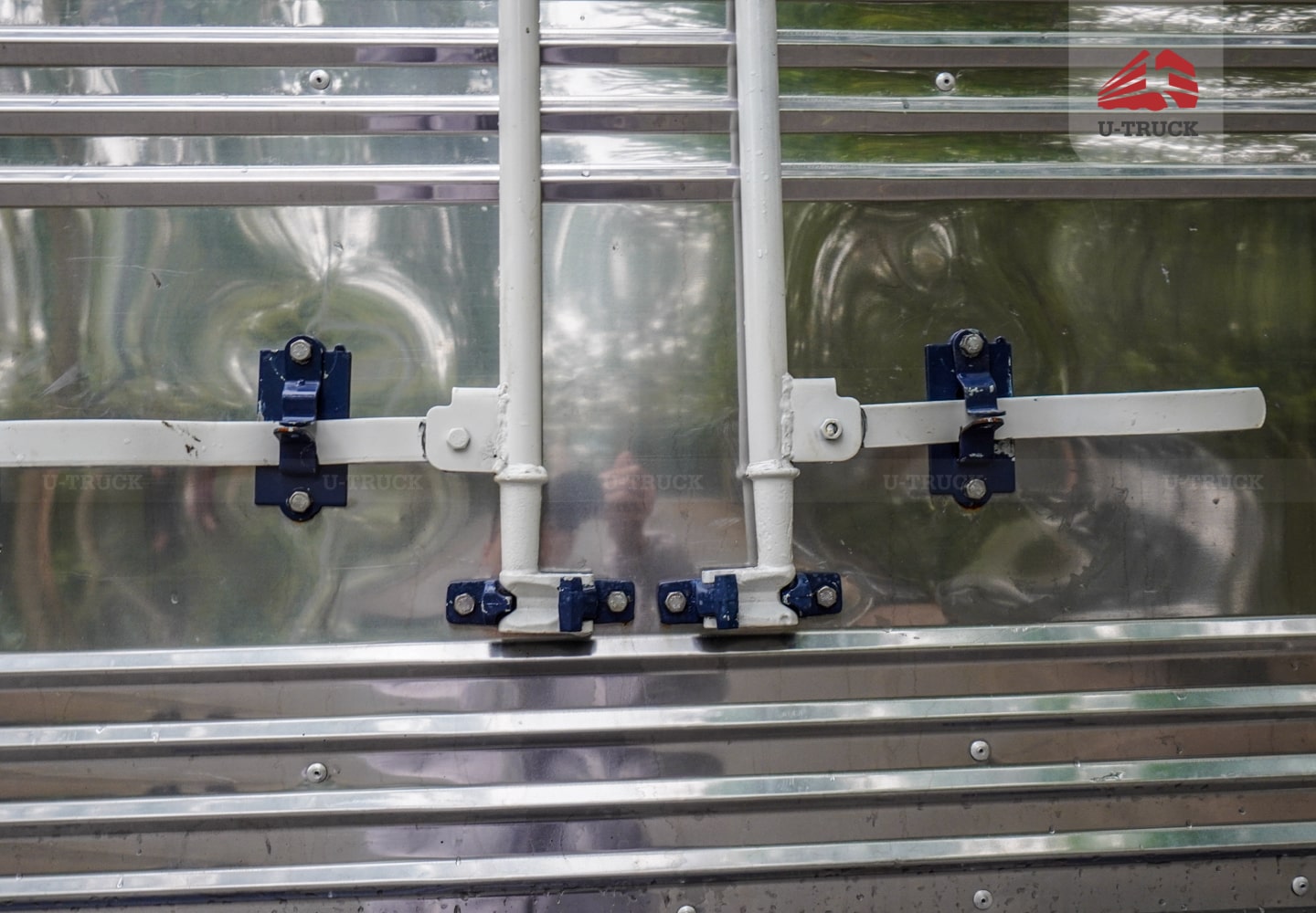 Xe tải thùng HOWO MAX 400 10×4 khung mui 9M7